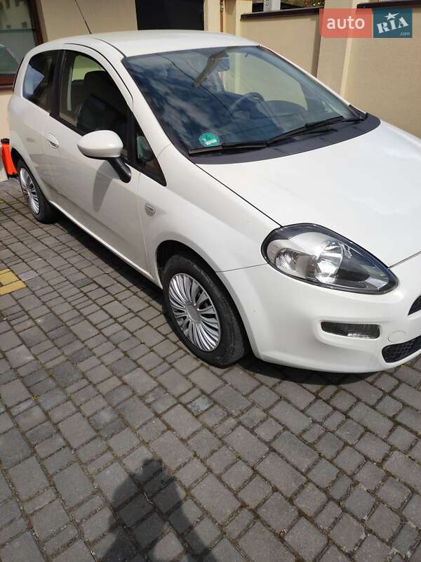 Хэтчбек Fiat Punto 2013 в Львове