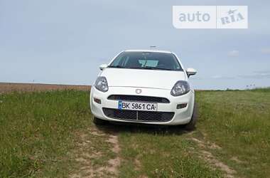 Хэтчбек Fiat Punto 2012 в Корце