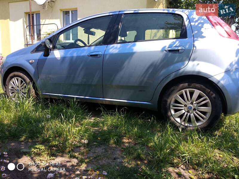 Хэтчбек Fiat Punto 2006 в Котельве