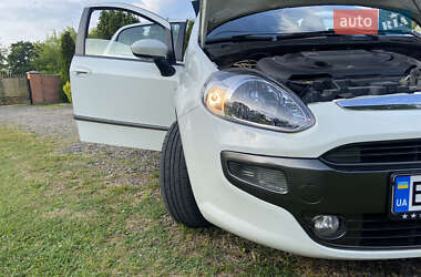 Хэтчбек Fiat Punto 2011 в 