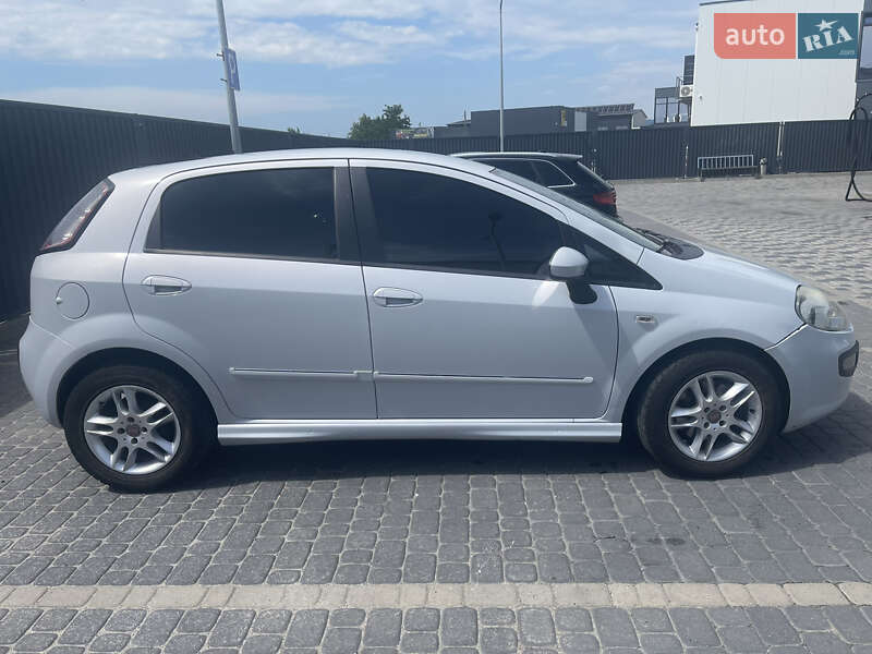 Хэтчбек Fiat Punto 2011 в Мукачево