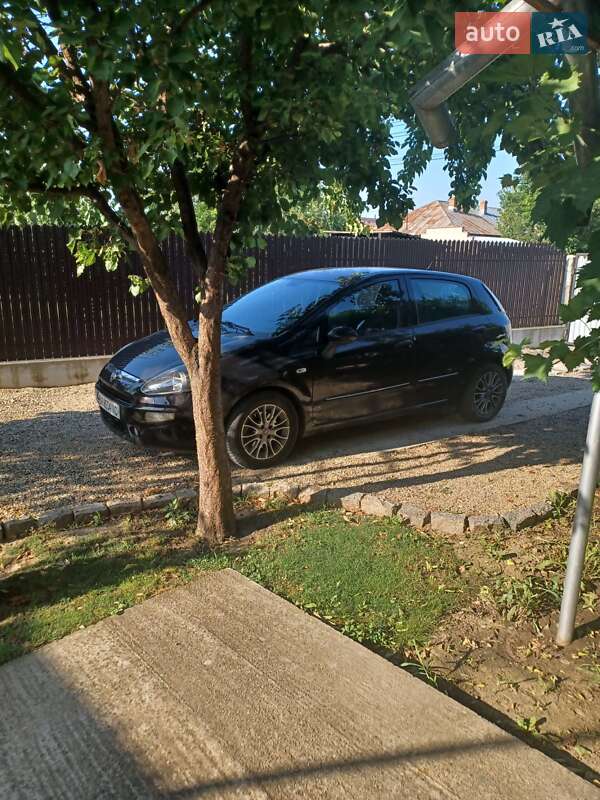 Хэтчбек Fiat Punto 2012 в Измаиле фото 16 Хэтчбек Fiat Punto 2012 в Измаиле