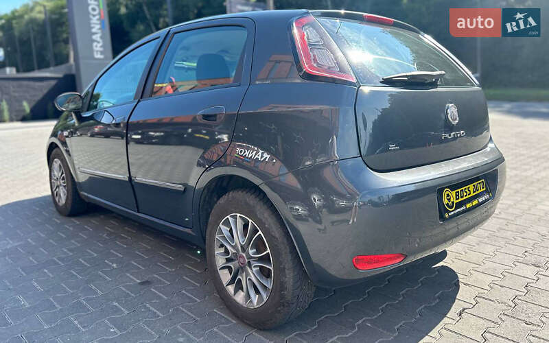 Хэтчбек Fiat Punto 2012 в Черновцах