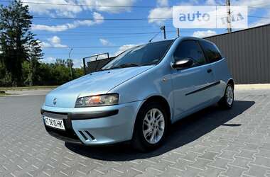 Хетчбек Fiat Punto 2000 в Чернівцях