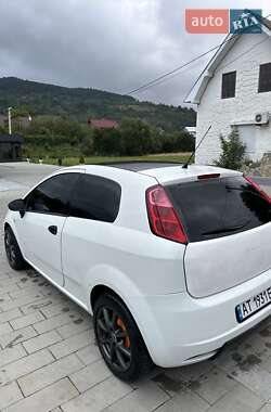 Хэтчбек Fiat Punto 2009 в 