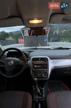 Хэтчбек Fiat Punto 2009 в 