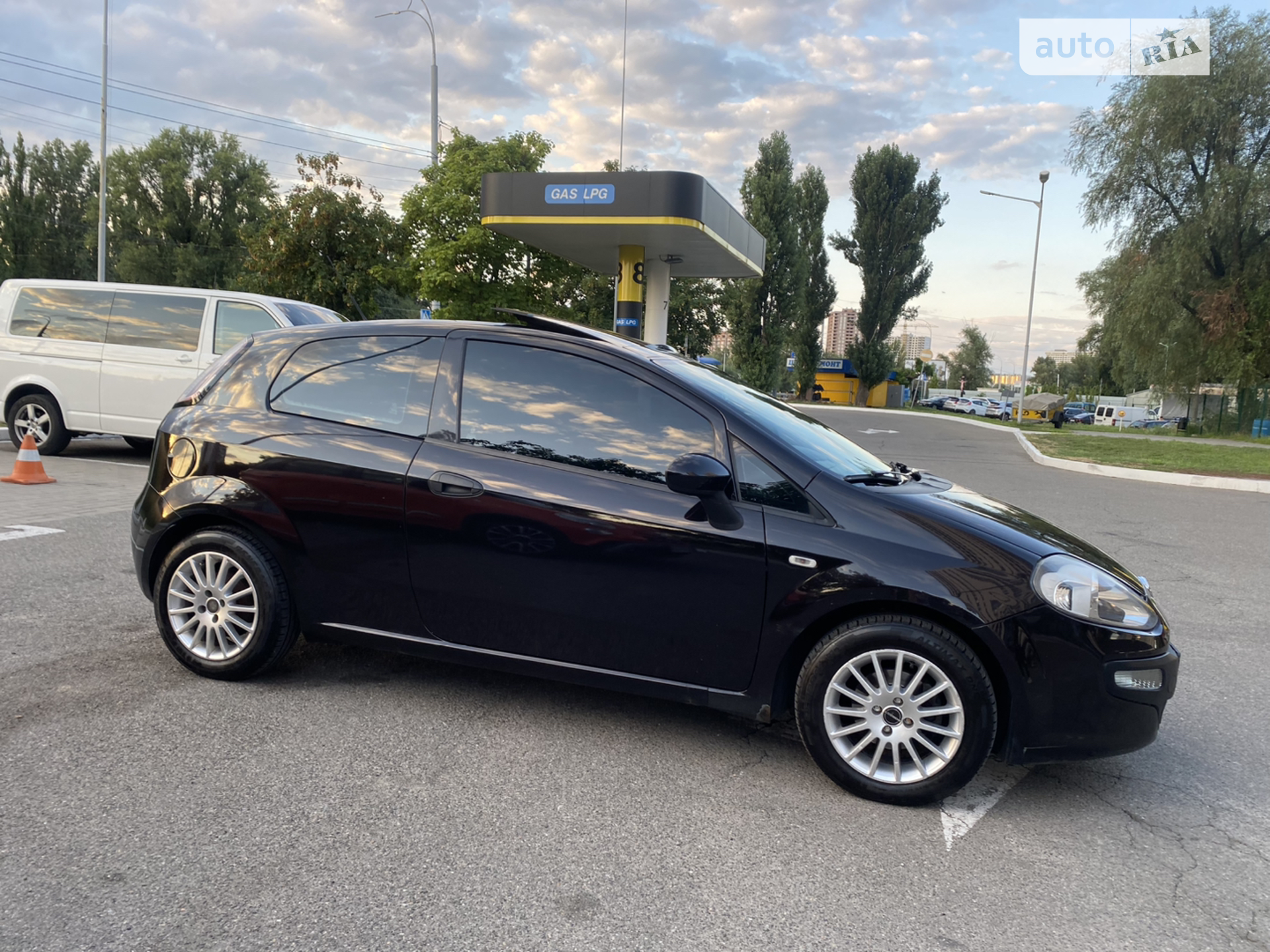 2010 Fiat Punto - мініатюра 4