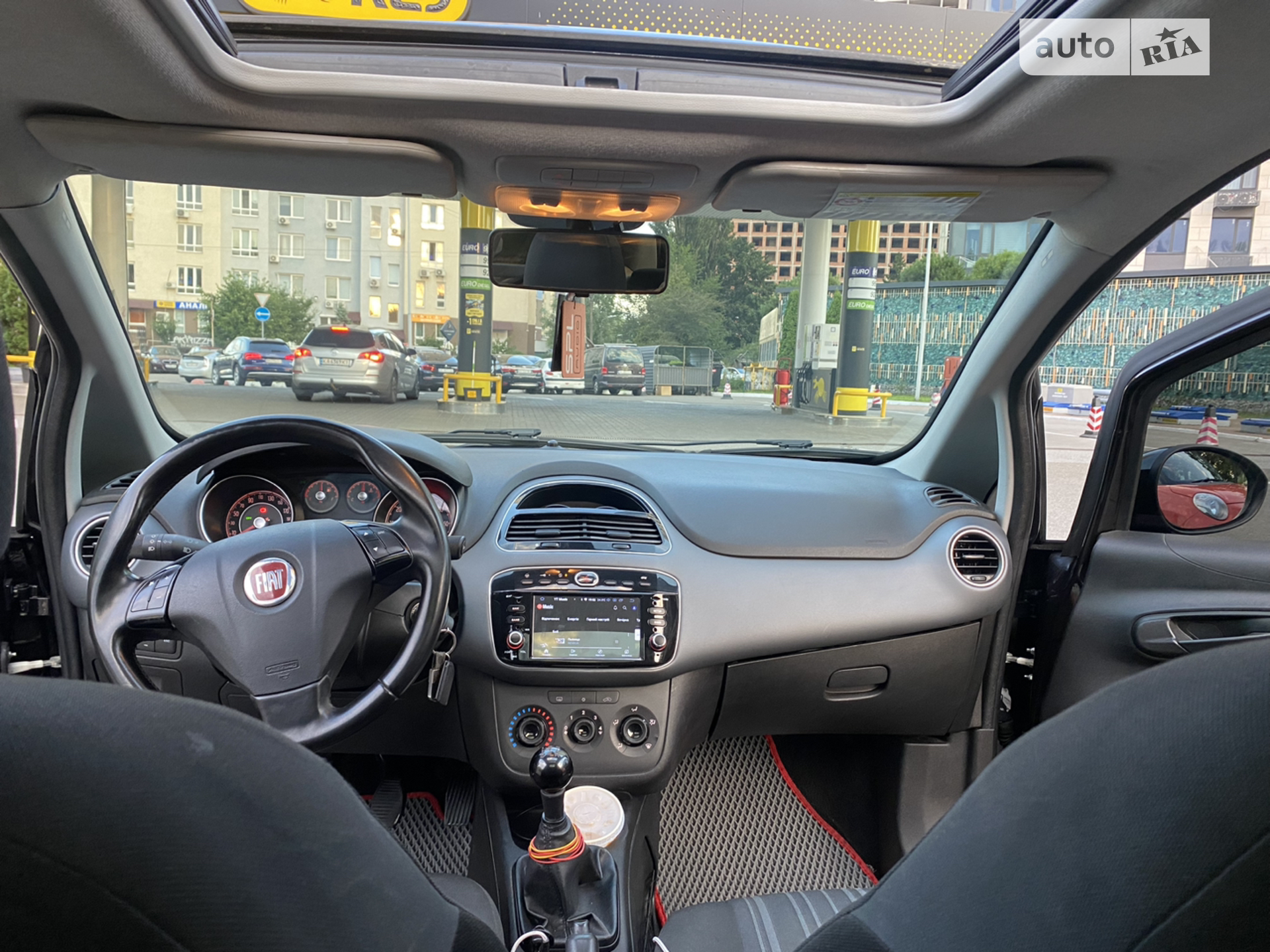 2010 Fiat Punto - мініатюра 16
