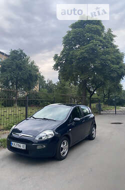 Хэтчбек Fiat Punto 2011 в Киеве