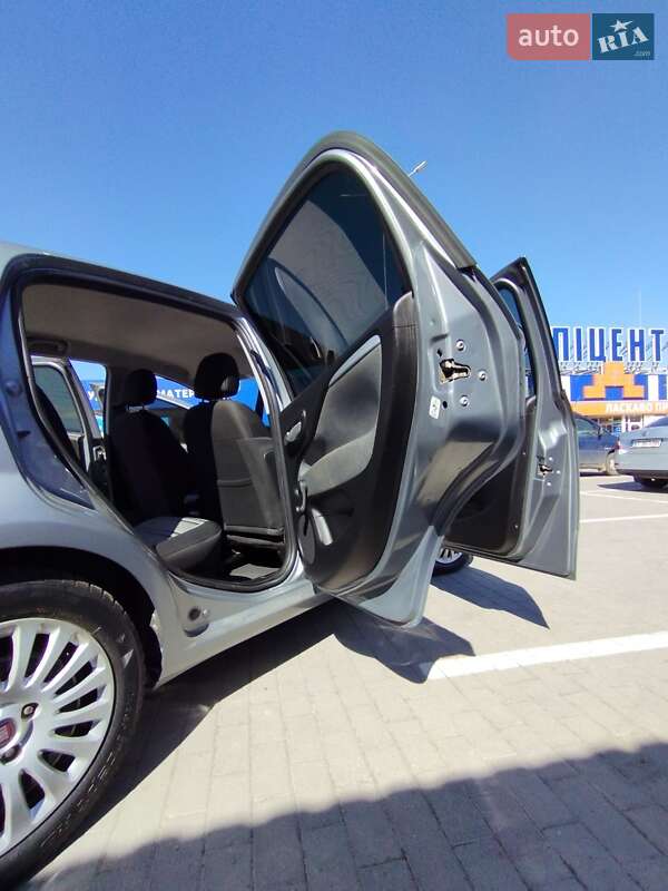 Хэтчбек Fiat Punto 2011 в Калуше