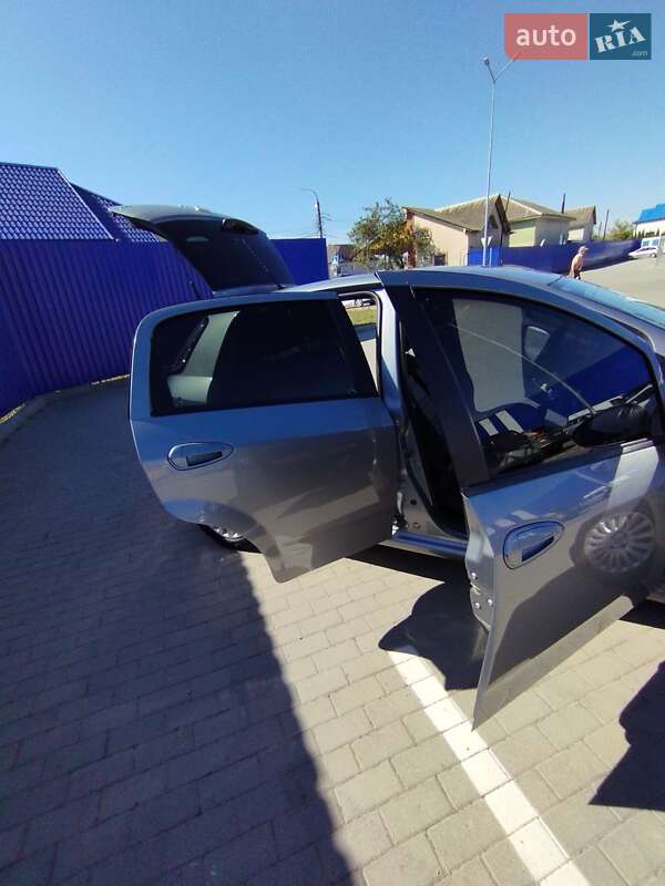 Хэтчбек Fiat Punto 2011 в Калуше