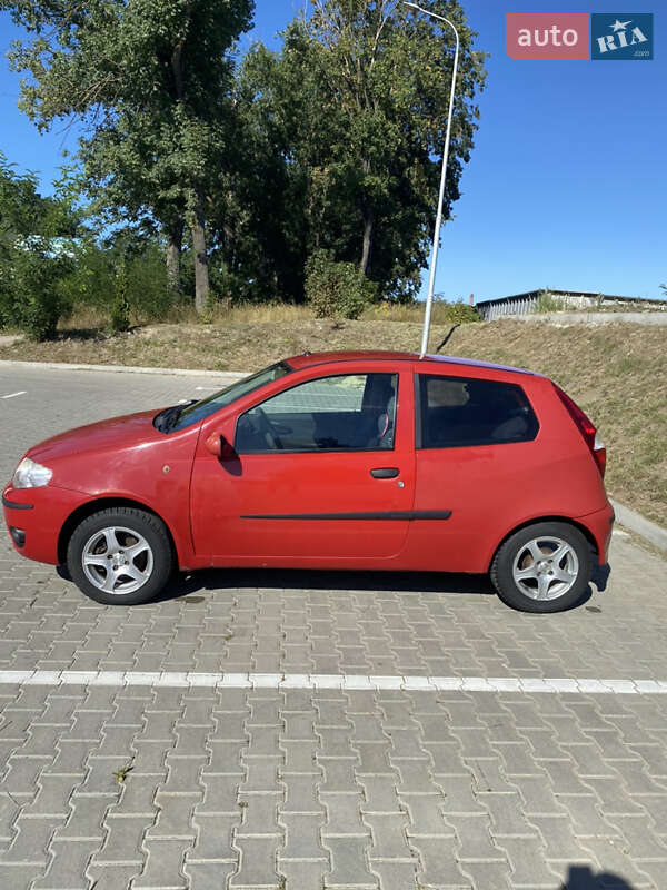 Хэтчбек Fiat Punto 2005 в Тернополе