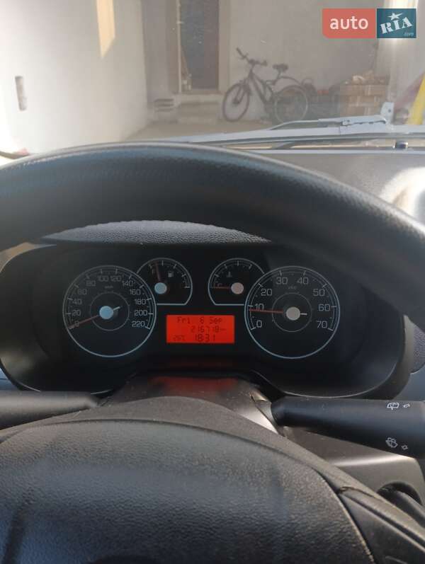 Хэтчбек Fiat Punto 2007 в Луцке