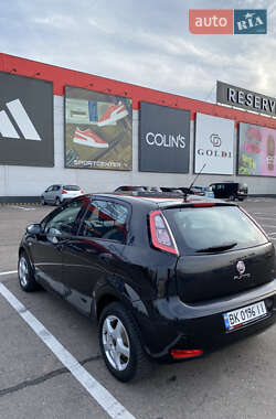 Хэтчбек Fiat Punto 2011 в Ровно