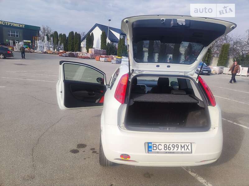Хэтчбек Fiat Punto 2010 в Стрые