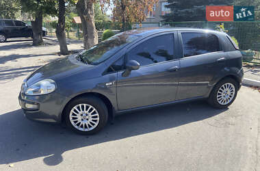 Хэтчбек Fiat Punto 2012 в 