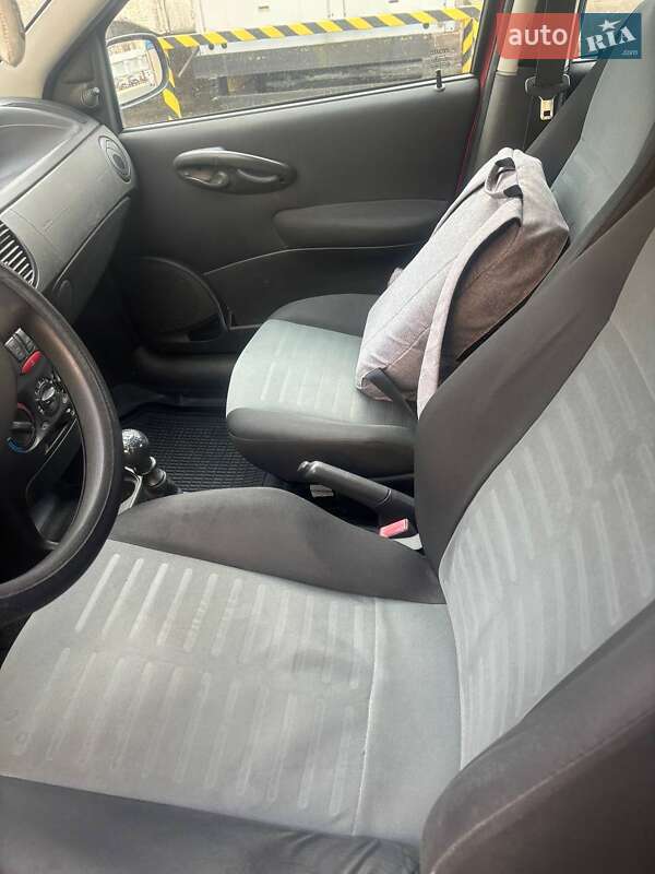 Хэтчбек Fiat Punto 2010 в Киеве фото 6 Хэтчбек Fiat Punto 2010 в Киеве