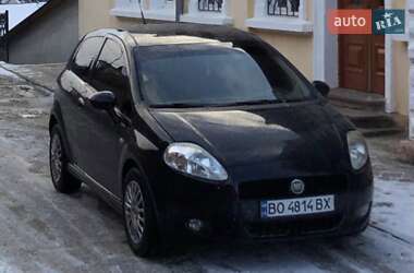 Хэтчбек Fiat Punto 2011 в 