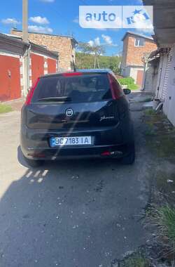 Хэтчбек Fiat Punto 2011 в 