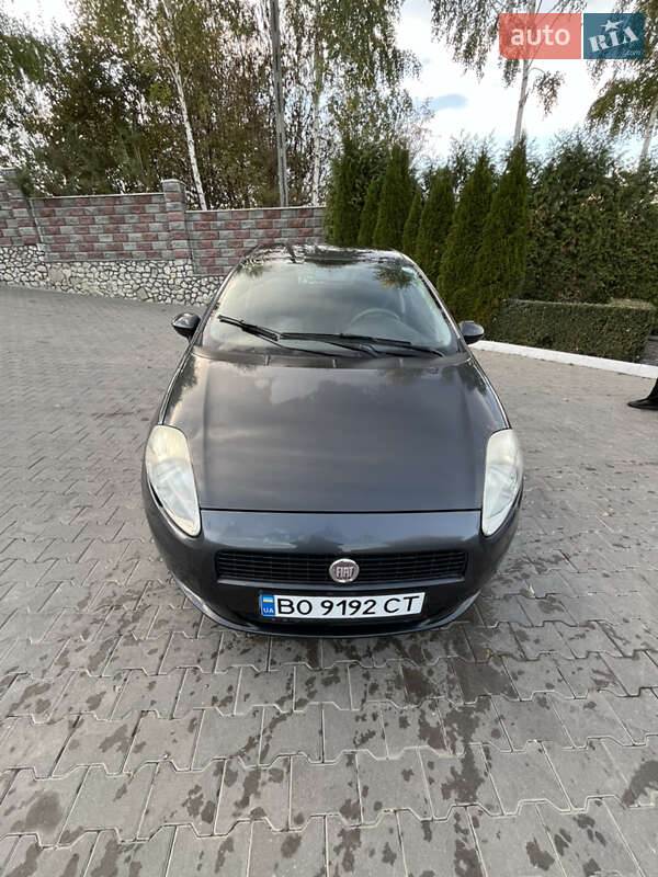 Хетчбек Fiat Punto 2011 в Підволочиську