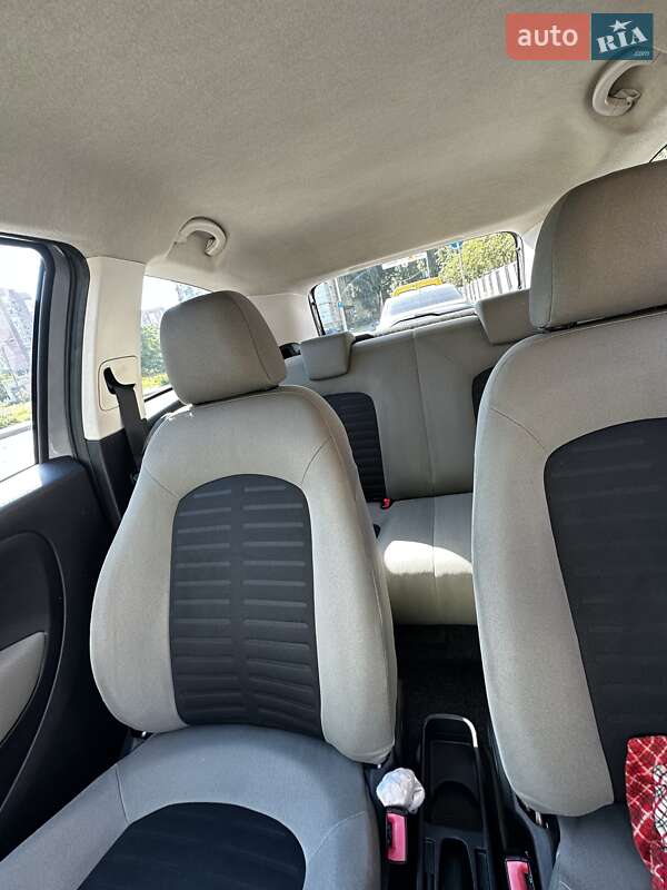 Хэтчбек Fiat Punto 2006 в Ровно