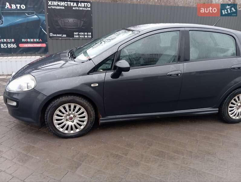 Хетчбек Fiat Punto 2010 в Городенці