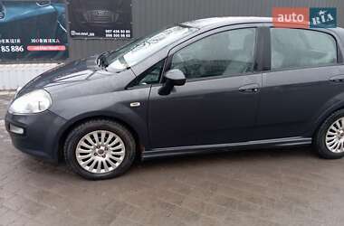 Хэтчбек Fiat Punto 2010 в 