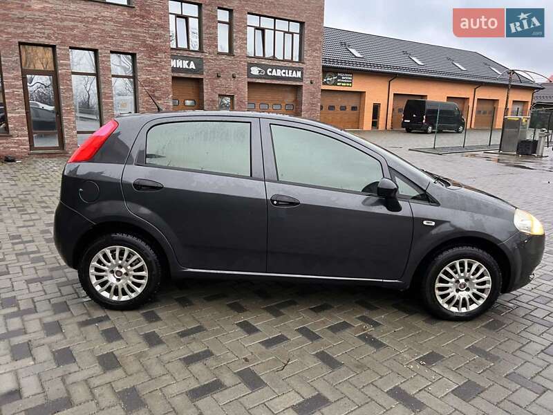 Хэтчбек Fiat Punto 2011 в Ровно