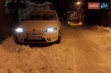Хэтчбек Fiat Punto 2002 в 