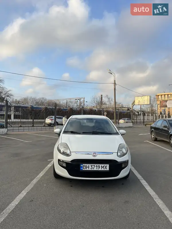 Хетчбек Fiat Punto 2011 в 