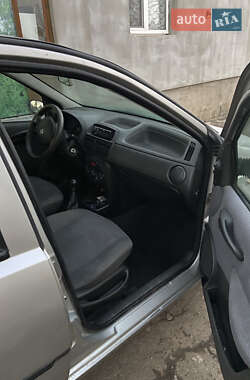 Хэтчбек Fiat Punto 2004 в 