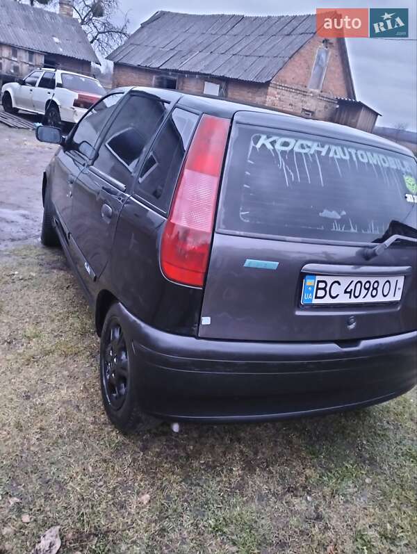 Хэтчбек Fiat Punto 1998 в Луцке