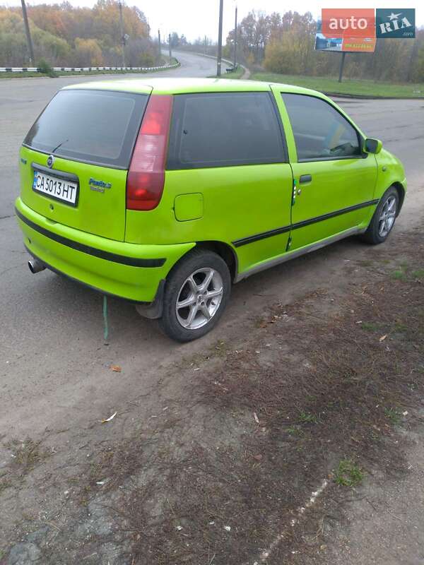 Хэтчбек Fiat Punto 1995 в 