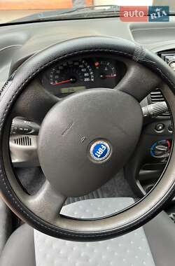 Хэтчбек Fiat Punto 2007 в 