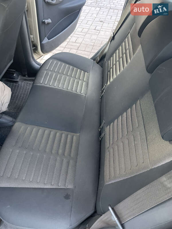 Хэтчбек Fiat Punto 2009 в Каменском