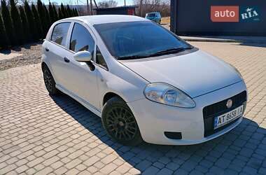 Хэтчбек Fiat Punto 2010 в 