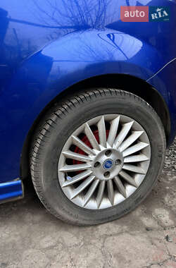 Хэтчбек Fiat Punto 2007 в 