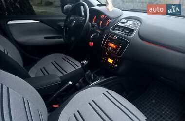 Хэтчбек Fiat Punto 2010 в 