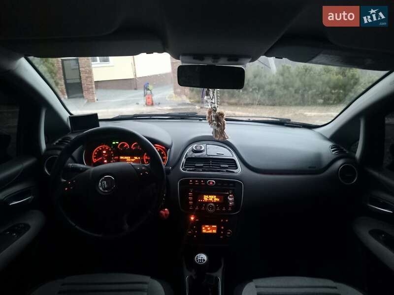 Хэтчбек Fiat Punto 2010 в Львове