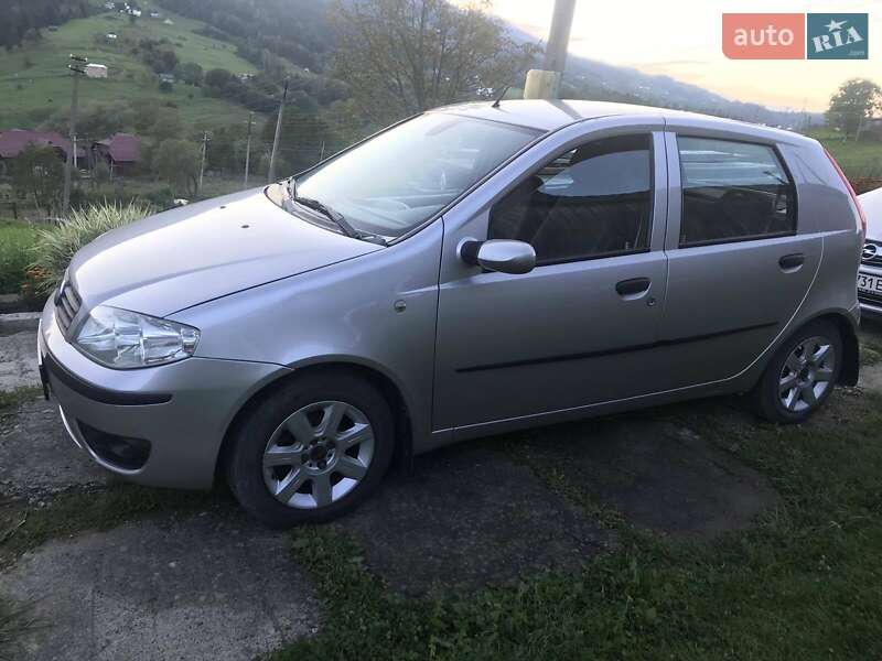Хэтчбек Fiat Punto 2004 в Ивано-Франковске