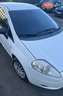 Хэтчбек Fiat Punto 2009 в 