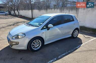 Хэтчбек Fiat Punto 2010 в 