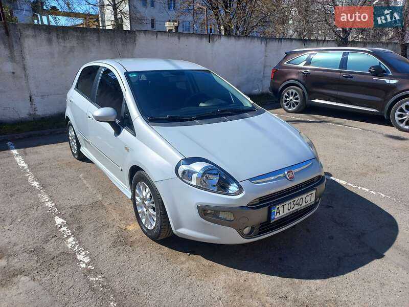 Хэтчбек Fiat Punto 2010 в Ивано-Франковске