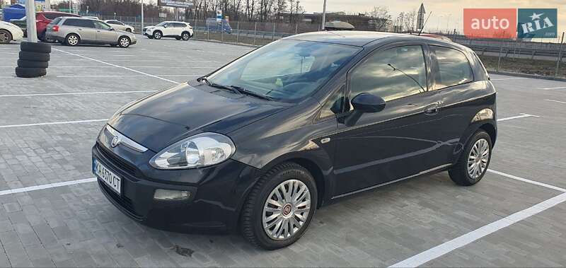 Хетчбек Fiat Punto 2011 в Києві