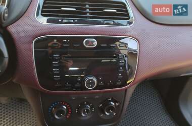 Хэтчбек Fiat Punto 2010 в 