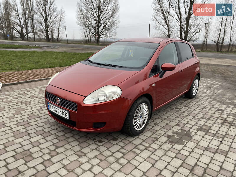 Хэтчбек Fiat Punto 2008 в 