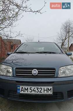 Хэтчбек Fiat Punto 2003 в 