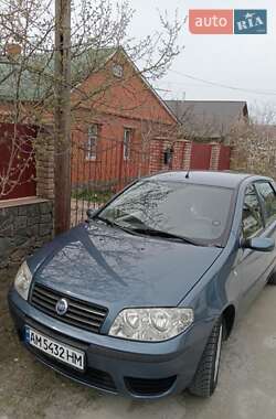 Хэтчбек Fiat Punto 2003 в 