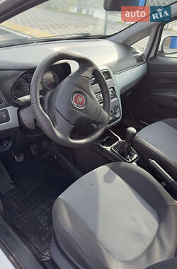 Хэтчбек Fiat Punto 2011 в 