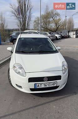 Хэтчбек Fiat Punto 2011 в 